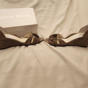 Taryn Rose Beautiful Taupe- Gray Suede Open Toe Wedge Heels 11M Orig $495